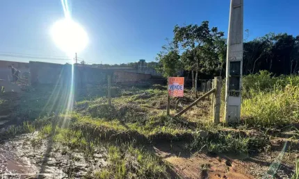 Terreno à venda na Rua Pescada, 002, Itacolomi, Balneário Piçarras