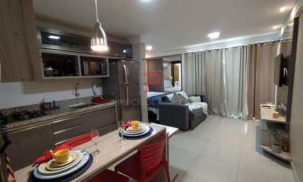 Flat PORTEIRA FECHADA A 50M DO MAR no bairro de Intermares