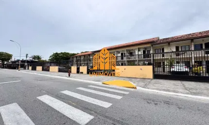 Condomínio com dois quartos sendo uma suíte Jd Excelsior Cabo Frio