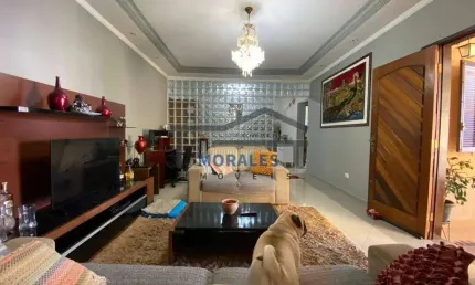 Ampla Casa Assobradada à venda em Bairro Nobre – City Bussoc