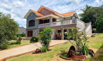 Casa com 6 quartos à venda na Carlos Pavan, --, Coliseu, Londrina por R$ 1.599.000