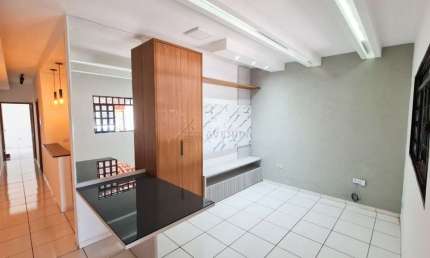 Casa com 2 quartos à venda na Rua Mitsuko Kikuta, --, Colinas, Londrina por R$ 220.000