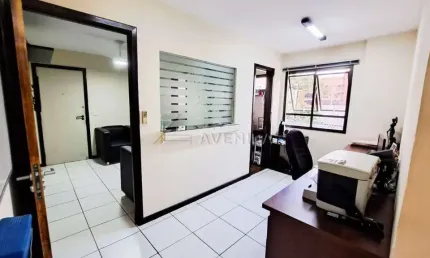 Sala comercial com 1 sala à venda na Rua Senador Souza Naves, --, Centro, Londrina por R$ 250.000