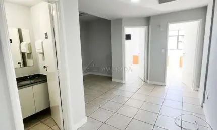 Sala comercial com 1 sala para alugar na Avenida Bandeirantes, --, Vila Ipiranga, Londrina por R$ 1.100