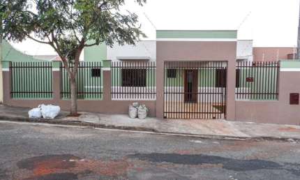 Casa com 3 quartos à venda na Gelcino Mortari, --, Alto da Boa Vista, Londrina por R$ 265.000