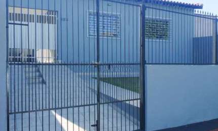 Casa com 3 quartos para alugar na Camille Flammarion, --, Califórnia, Londrina por R$ 2.900