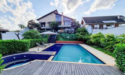 Casa com 3 quartos à venda na Flor-da-primavera, --, Colina Verde, Londrina por R$ 3.100.000