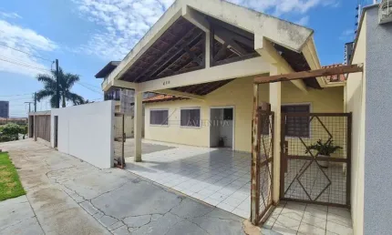 Casa com 4 quartos à venda na Doutora Anita Carvalho, --, Santa Mônica, Londrina por R$ 580.000