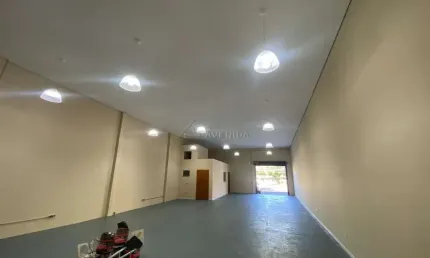 Barracão / Galpão / Depósito com 1 sala para alugar na Avenida Duque de Caxias, --, Centro, Londrina por R$ 7.000