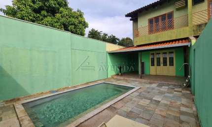 Casa com 3 quartos para alugar na Rua Kazuo Nishiyama, --, Portal de Versalhes 1, Londrina por R$ 3.300