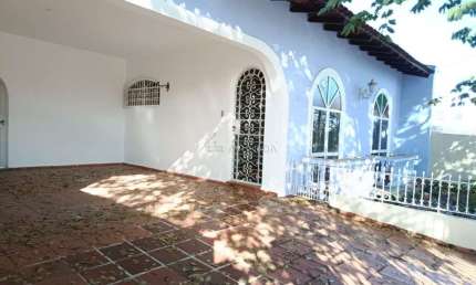 Casa com 4 quartos para alugar na Rua Francisco Feijó Sanches, --, Petrópolis, Londrina por R$ 3.000
