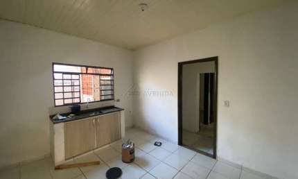 Casa com 2 quartos para alugar na Passos, --, Jardim Alvorada, Londrina por R$ 1.500