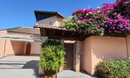 Casa com 4 quartos para alugar na João Gilberto Santos, --, Tucano, Londrina por R$ 12.000