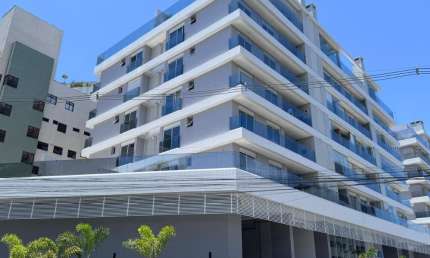 Cobertura Duplex alto Padrão, pé na areia, 04 Dormitórios( sendo 02 suítes), piscina privativa, 02 vagas.