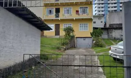 Amplo apartamento de 110m² com 3 Dormitórios em Barreiros – São José