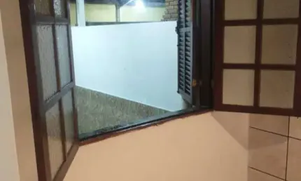 Casa com 2 quartos para alugar na Rua Miguel Stach, 64, Vila Ema, São Paulo