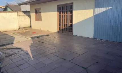 Casa com 2 quartos para alugar na Rua Antônio Kamaroski, 279, Guaraituba, Colombo