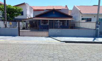 Casa com 4 quartos à venda na Rua Bernardina Taváres, 270, Centro, Penha, 120 m2 por R$ 700.000