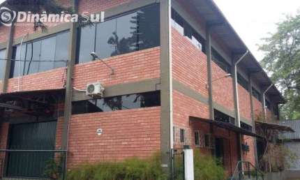 Barracão / Galpão / Depósito com 12 salas para alugar no Velha, Blumenau , 1750 m2 por R$ 25.000