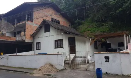 Casa com 3 quartos à venda na Brusque, 136, Glória, Blumenau, 90 m2 por R$ 300.000
