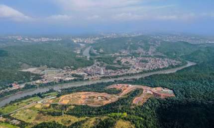 Terreno em condomínio fechado à venda na Rua Silvano Cândido da Silva Sênior, Ponta Aguda, Blumenau, 393 m2 por R$ 290.000