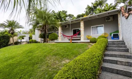 Casa com 3 quartos à venda na Rua Carlos Roesel, 615, Itoupava Central, Blumenau, 217 m2 por R$ 950.000