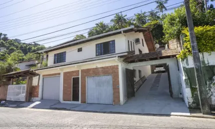 Casa com 3 quartos à venda na Gonçalves Dias, 64, Escola Agrícola, Blumenau, 210 m2 por R$ 650.000