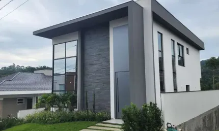 Casa em condomínio fechado com 3 quartos à venda na rua dos ipês, 771, itoupava central, blumenau, 421 m2 por r$ 3.200.000