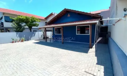 Casa com 4 quartos à venda na rua bernardina taváres, 270, centro, penha, 120 m2 por r$ 700.000
