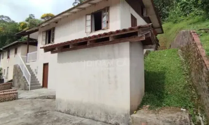 Casa com 2 quartos à venda na rua antônio hank, 98, valparaíso, blumenau, 134 m2 por r$ 360.000