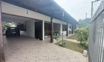 Casa com 6 quartos à venda na Rua Paranaguá, 38, Garcia, Blumenau, 270 m2 por R$ 900.000