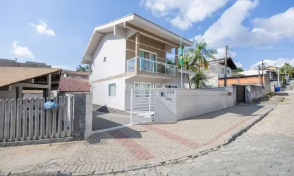 Casa com 3 quartos à venda na Rua José Nazário Rebello, 07, Velha Central, Blumenau, 251 m2 por R$ 1.100.000