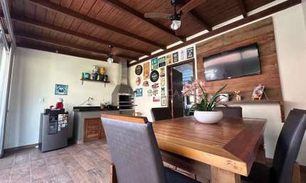Casa com 2 quartos à venda na Rua Mara Aparecida Freitas, 295, Fidélis, Blumenau, 130 m2 por R$ 450.000