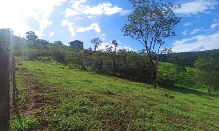 Sítio para Venda em Taquaraçu de Minas, Área Rural, 3 dormitórios, 2 banheiros, 5 vagas