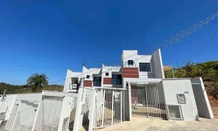 Casa para Venda em Santa Luzia, Novo Centro, 2 dormitórios, 1 banheiro, 1 vaga