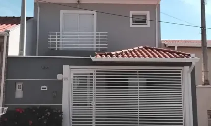 Lindo sobrado com 03 dormitórios localizado no  jardim valença