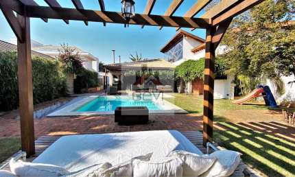 Casa Alto Padrão com 1.600 m². No Condomínio Park Campestre!