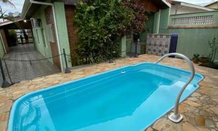 Casa para Venda em Caraguatatuba, Jardim Nomar, 3 dormitórios, 1 suíte, 1 banheiro, 4 vagas