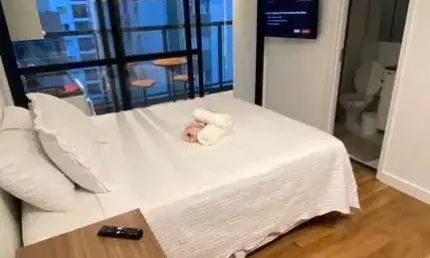Studio 25m², mobiliado a 100m da PUC e próximo do metrô.