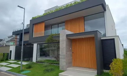CASA TRIPLEX COM 4 SUÍTES, À VENDA NO CONDOMÍNIO SANDLAKE RESIDENCIAL, LOCALIZADO NO RECREIO DOS BANDEIRANTES COM SEGURANÇA 24 HORAS !!!