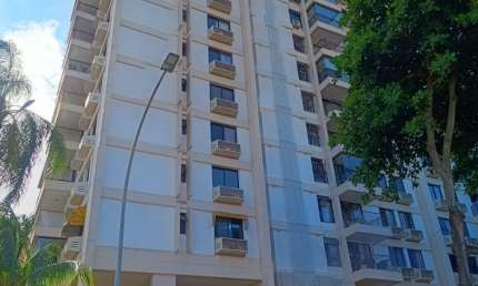 Linda cobertura a venda na Barra da Tijuca Novo Leblon com 3 quartos 2 Suítes sala 3 ambiente Dependência completa em um belo Cond. Clube