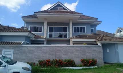 ALUGO LINDA CASA EM VARGEM PEQUENA 3 SUÍTES, CLOSET, SÓTÃO, PISCINA, SAUNA E CHURRASQUEIRA !