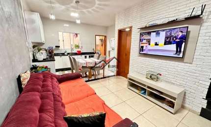 Sobrado com 2 Quartos e 2 banheiros à Venda, 80 m² por R$ 370.000,00