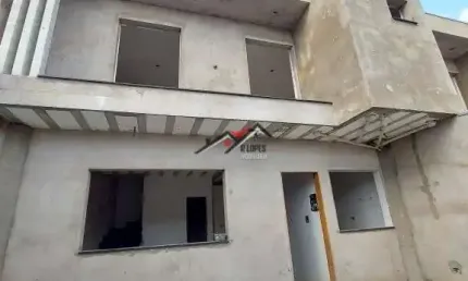 Casa (Casa Padrão) para Venda, 2 dorm(s), 1 suite(s), 3 vaga(s), 82 m²