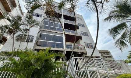 Apartamento com 3 quartos para alugar no Algodoal, Cabo Frio 