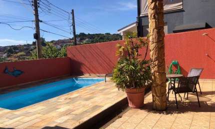 Casa com 4 dormitórios, 371 m² - venda por R$ 1.400.000,00 ou aluguel por R$ 6.683,85/mês - Jardim Coleginho - Jacareí/SP