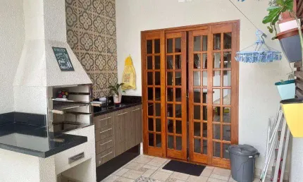 Casa com 3 dormitórios 1 suite à venda, 180 m² por R$ 745.000 - Villa Branca - Jacareí/SP
