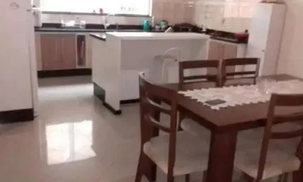 Sobrado para venda tem 224 m² e 3 Dorms 1 Suíte em Vila Pires - Santo André - SP.
