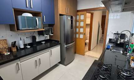 Linda casa em condomínio com 142m² - 3 Quartos - 2 suítes - 2 vagas - em V. Moínho Velho - São Paulo - SP.