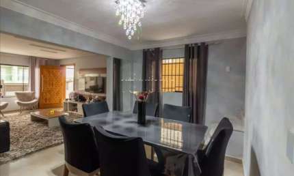 Lindo Sobrado a venda 3 Dorms 1 suíte - 210m² - 4 vagas - Em Camilópolis - Santo André - SP.
